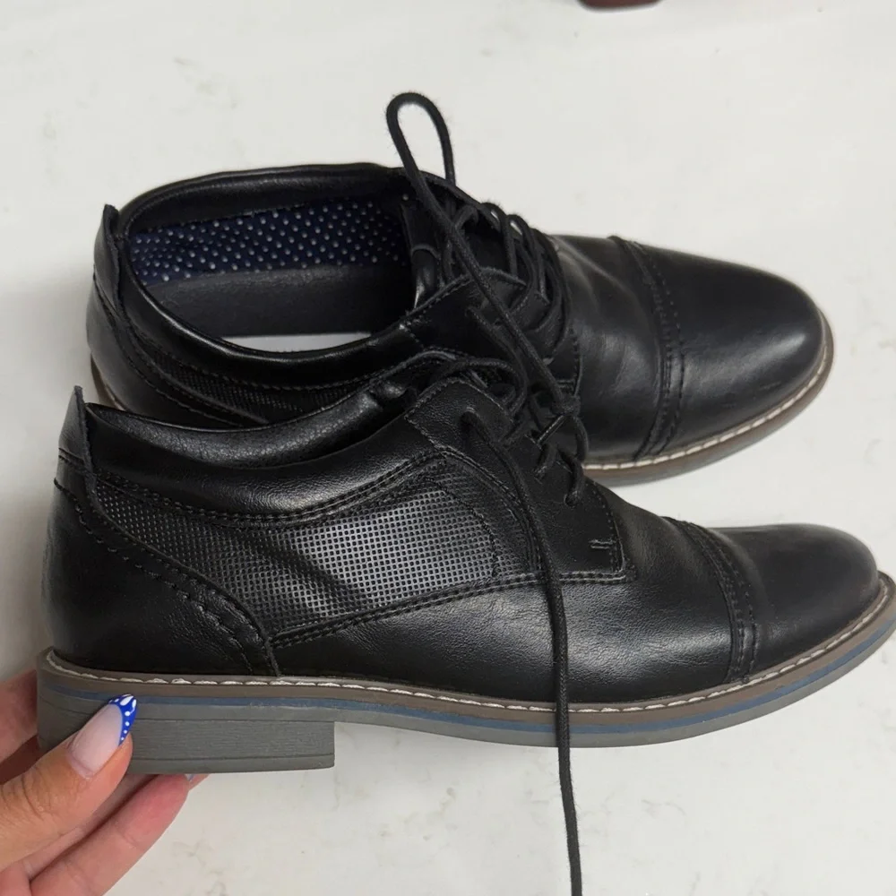 Steve Madden Black Boliverr  Oxford Shoes like NEW size 5 big kids